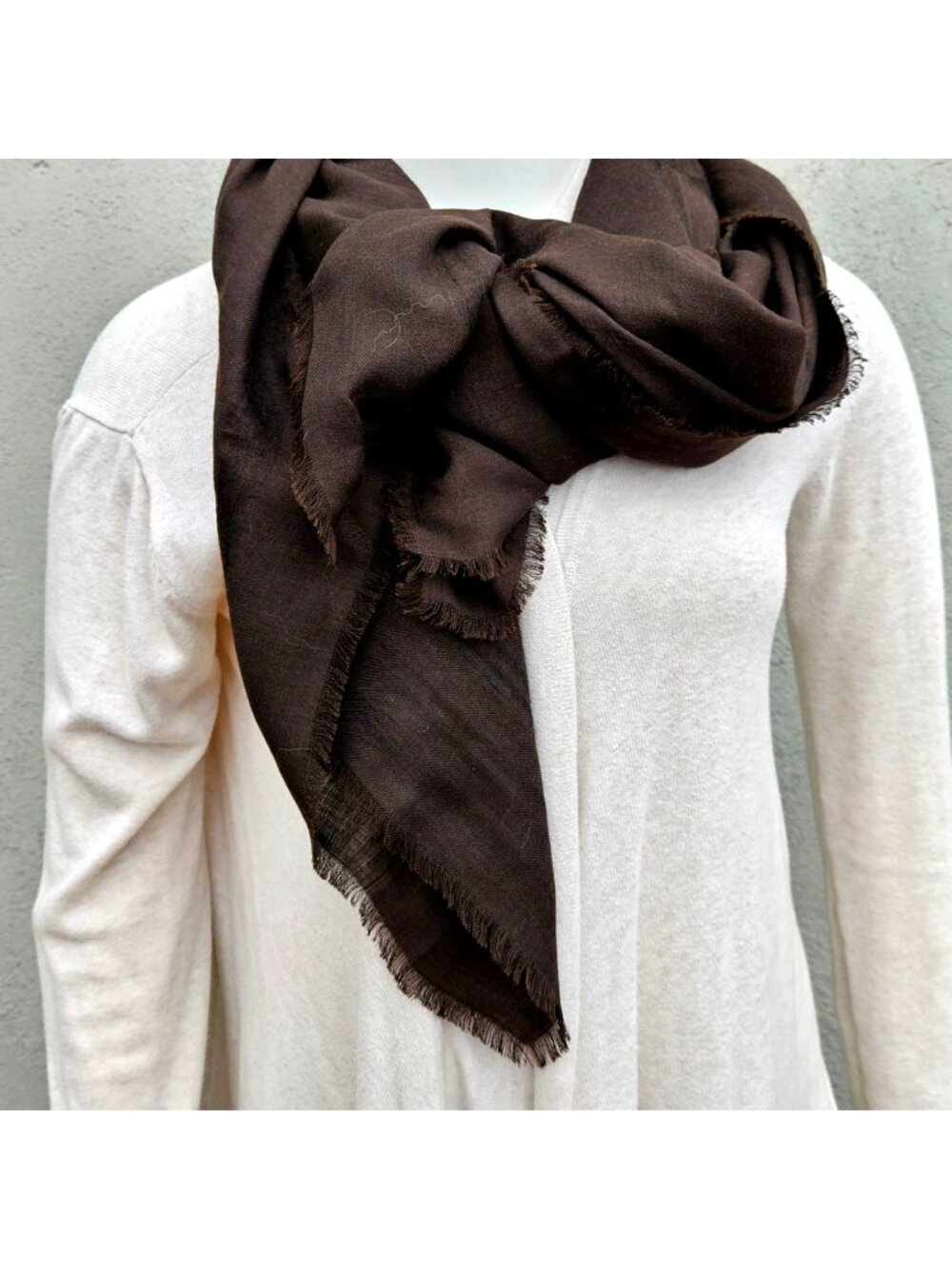 Vintage Valentino Cashmere Silk Shawl Wrap Espresso Brown Fringe 60x58 - Picture 4 of 14
